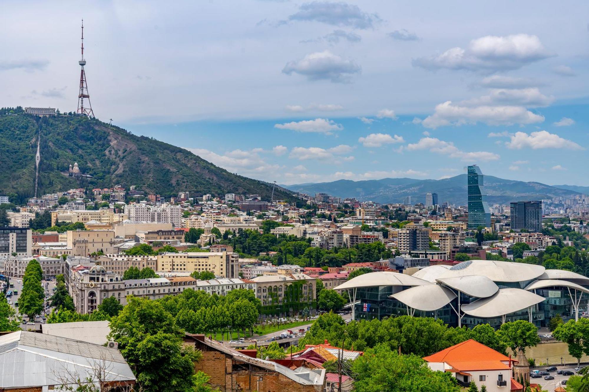 Iris Hotel Tbilisi Eksteriør billede