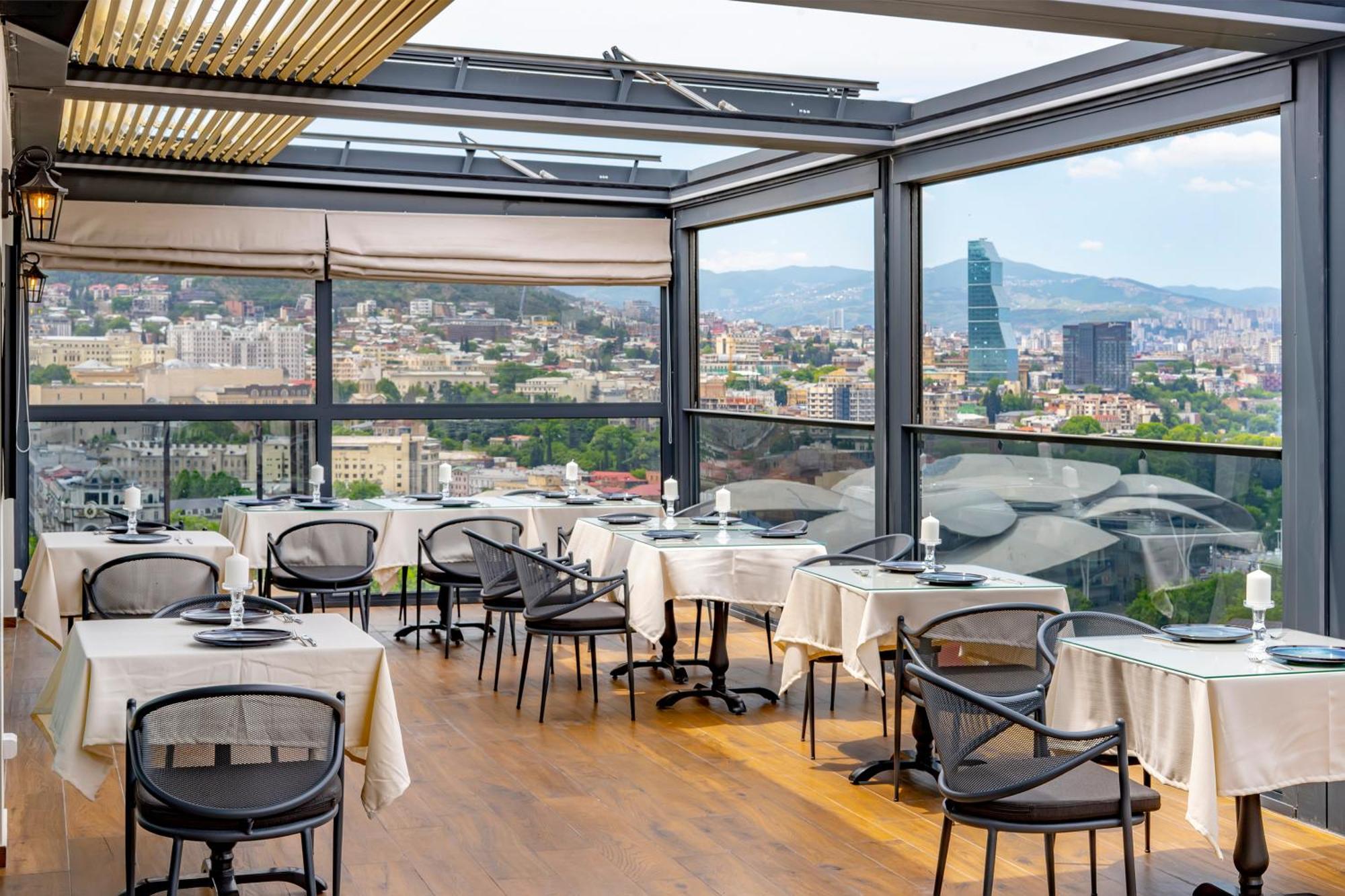 Iris Hotel Tbilisi Eksteriør billede