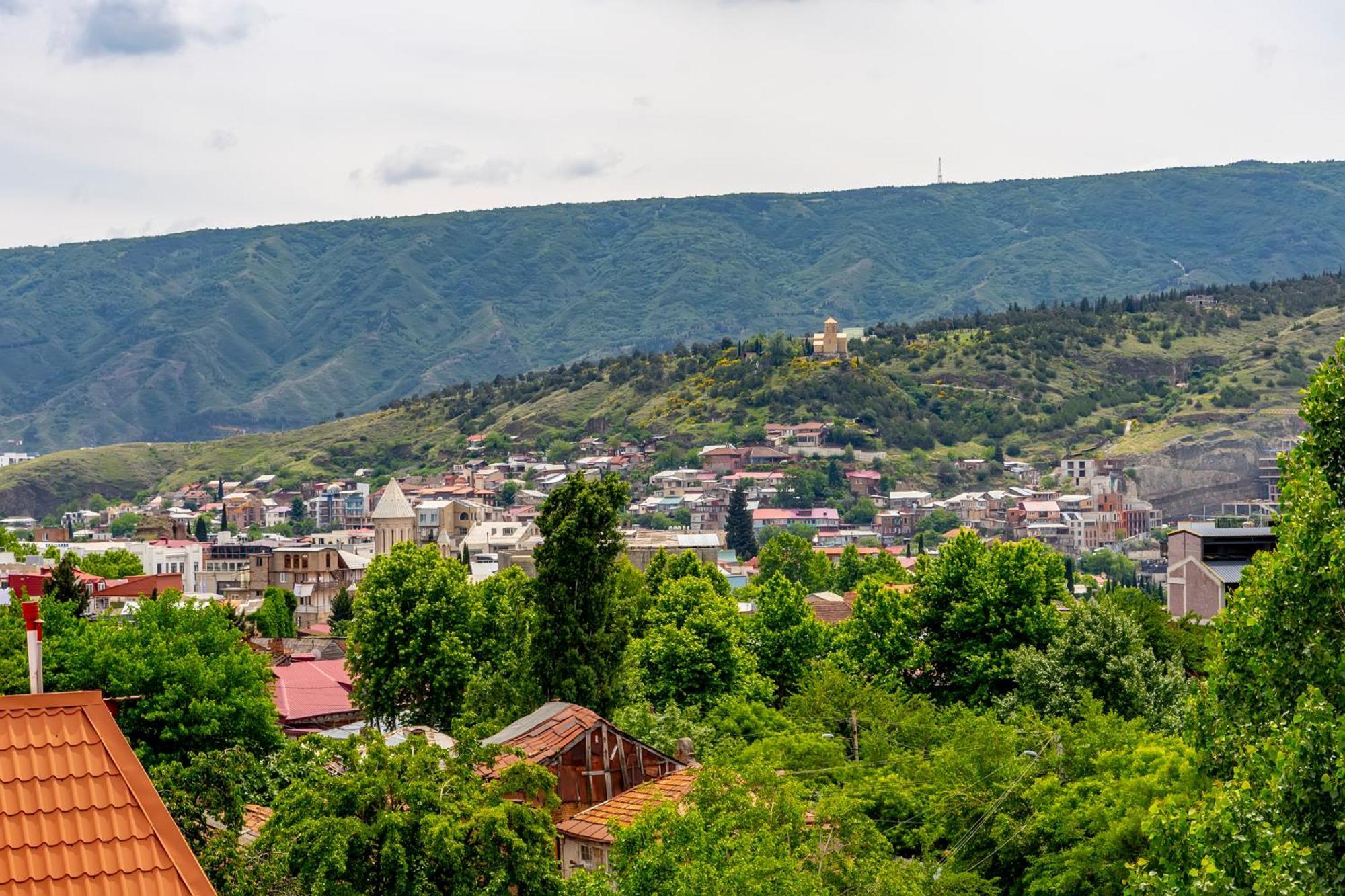 Iris Hotel Tbilisi Eksteriør billede