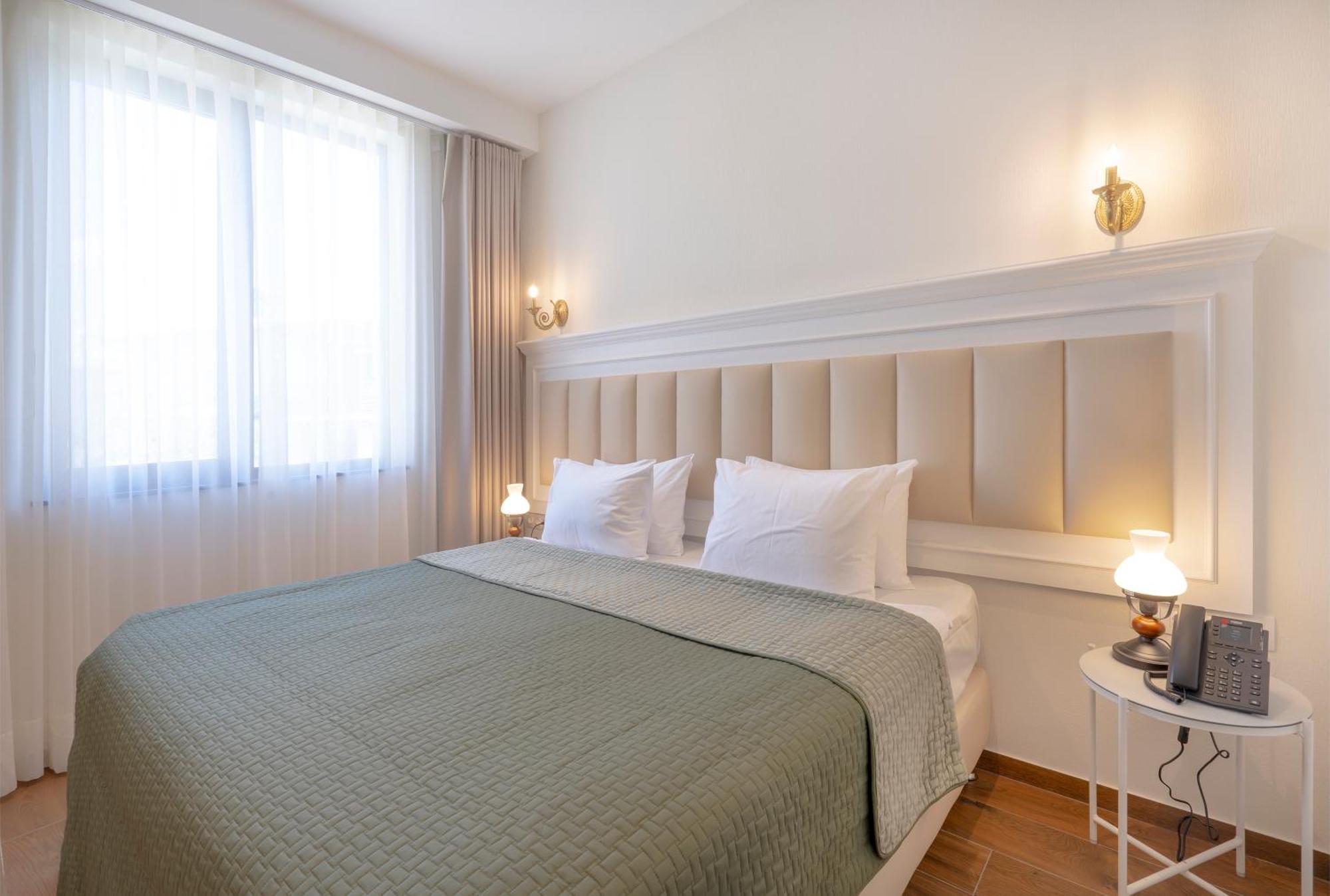 Iris Hotel Tbilisi Eksteriør billede